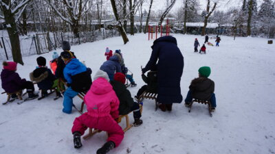 Foto des Albums: Es schneit, es schneit, kommt alle aus dem Haus!