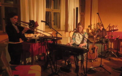 Fotoalbum Karl Die Große in Triobesetzung - Ein Konzertabend im Gemeindehaus, welcher das Publikum beseelte