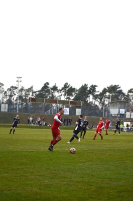 Foto des Albums: Kreisoberliga 20. Spieltag Ludwigsfeler FC II 5:0 SV Waßmannsdorf