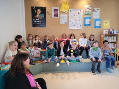 Foto des Albums: Klasse 2 - Besuch der Bücherei in Konz
