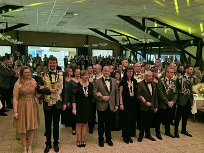 24 Einmarsch  (Bild vergr&ouml;&szlig;ern)