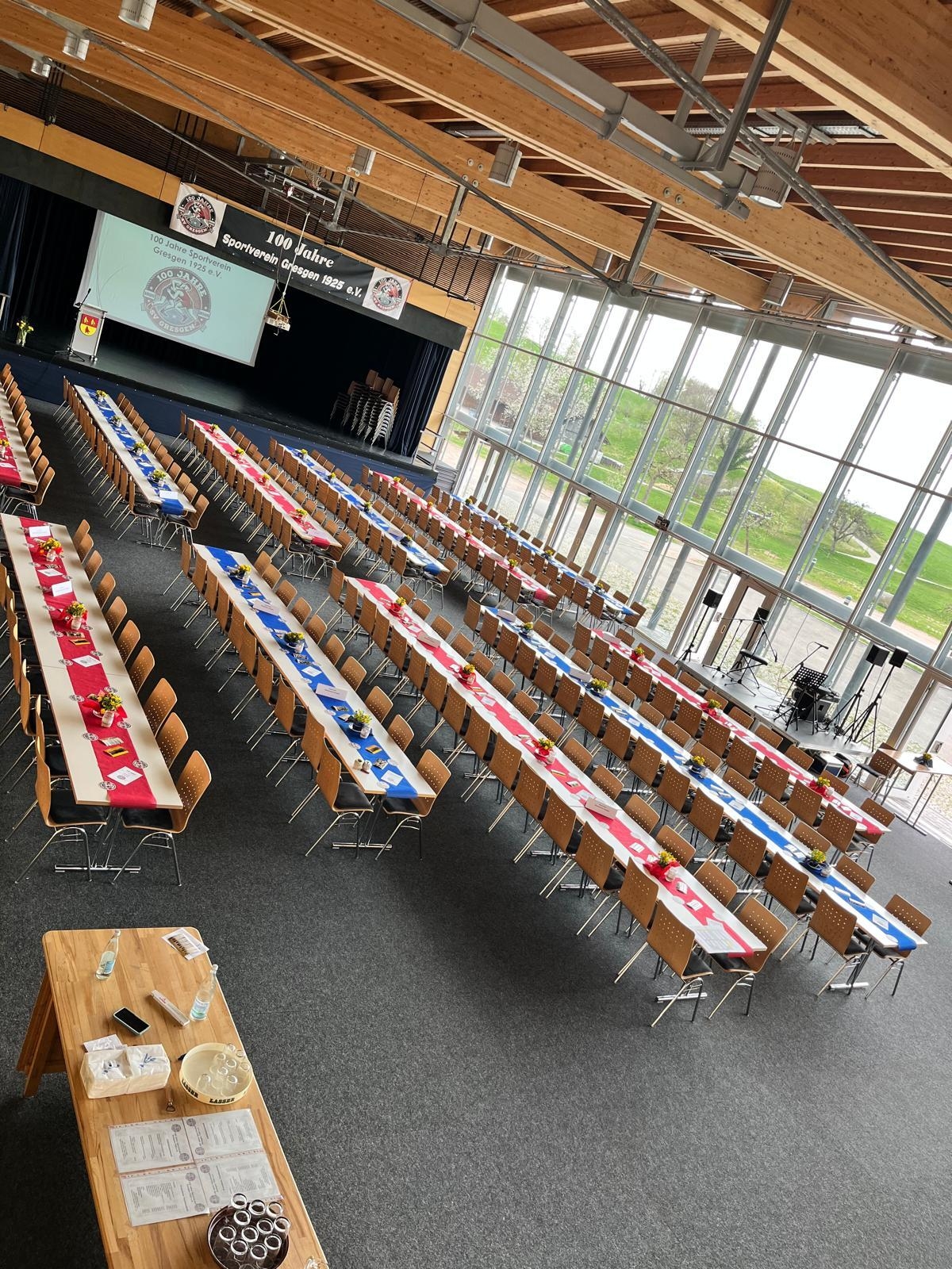 Bild: dekorierte Halle