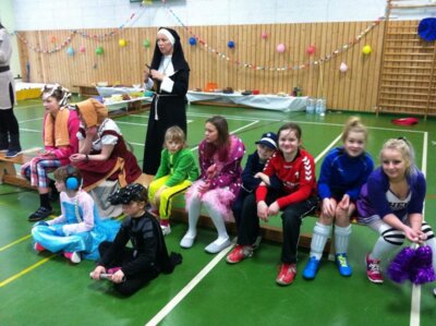 Foto des Albums: Große Faschingsparty in der Sporthalle