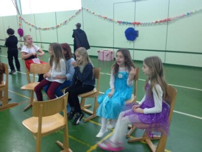 Foto des Albums: Große Faschingsparty in der Sporthalle