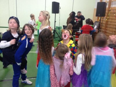 Foto des Albums: Große Faschingsparty in der Sporthalle