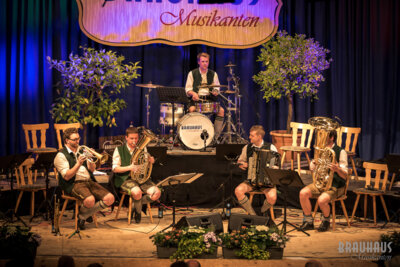 Foto des Albums: Brauhaus Musikanten meets Obermüller Musikanten