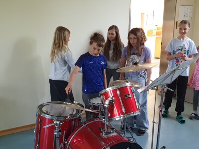 Foto des Albums: Aktionstag Musik im Schulhaus Hollstadt
