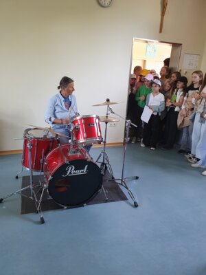 Foto des Albums: Aktionstag Musik im Schulhaus Hollstadt