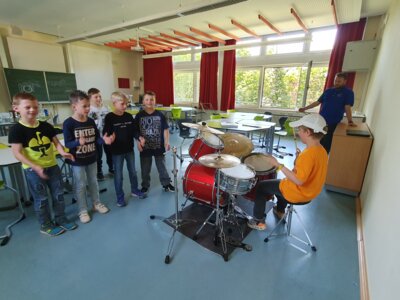 Foto des Albums: Aktionstag Musik im Schulhaus Hollstadt