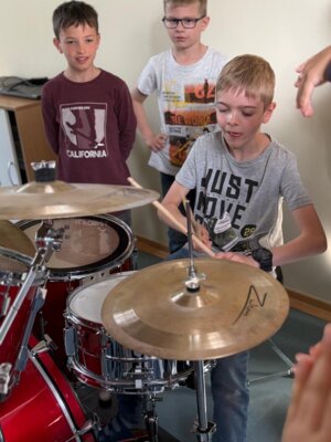 Foto des Albums: Aktionstag Musik im Schulhaus Hollstadt