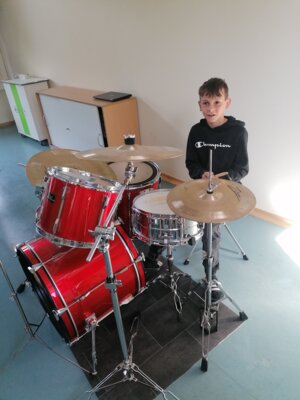 Foto des Albums: Aktionstag Musik im Schulhaus Hollstadt