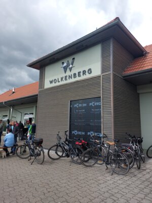 Zuf&auml;llig am Tage unseres Besuches wurde das neue Geb&auml;ude der Wolkenberg GmbH er&ouml;ffnet 