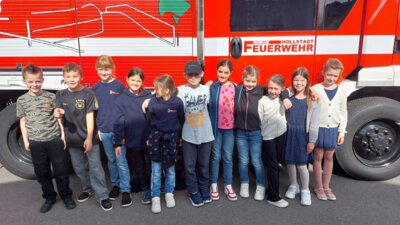 Foto des Albums: Die dritten Klassen zu Besuch bei der Feuerwehr in Hollstadt