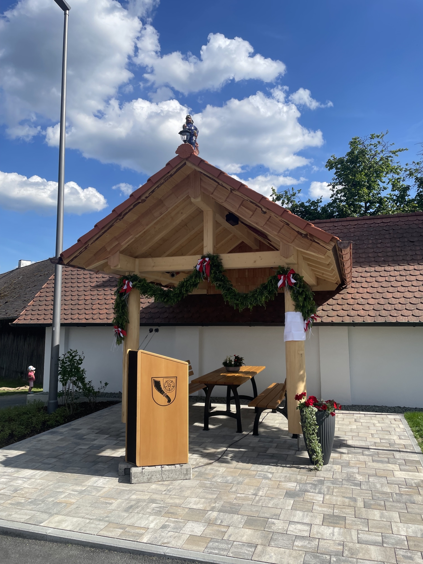 Bild: Der neue Dorfplatz in Crottendorf.