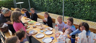 Fotoalbum Wandertag nach Völpke in den Verkehrsgarten 13. Juni 2025 Lerngruppe 2a