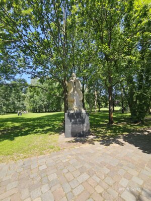 Konfuzius  (Bild vergr&ouml;&szlig;ern)