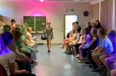 Fotoalbum Klasse 5 präsentiert die Holiday Fashion Show