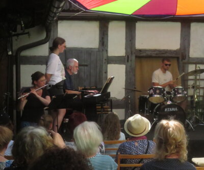 Fotoalbum Sommerkonzert des musikalischen Nachwuchses und der Musizierenden der Kirchengemeinde unter Leitung von O.-B. Glüer