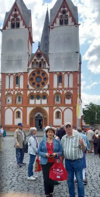 ... hinauf zum Dom  (Bild vergr&ouml;&szlig;ern)