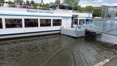 Abfahrt zur Lahnfahrt  (Bild vergr&ouml;&szlig;ern)