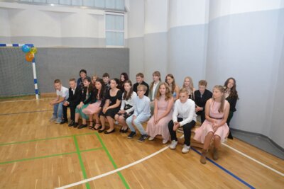 Foto des Albums: Verabschiedung Klasse 6 und Auszeichnungen für besondere Leistungen