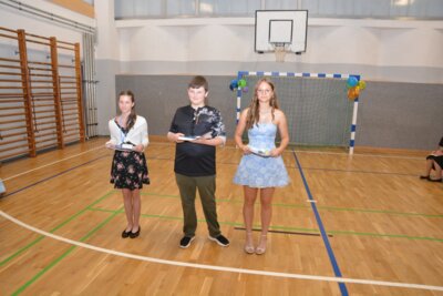 Foto des Albums: Verabschiedung Klasse 6 und Auszeichnungen für besondere Leistungen