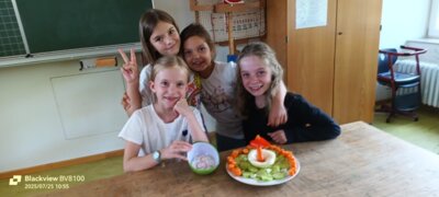 Foto des Albums: Gesunde Leckereien in den Klassen 2a und 2b