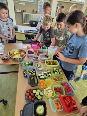 Foto des Albums: Gesunde Leckereien in den Klassen 2a und 2b