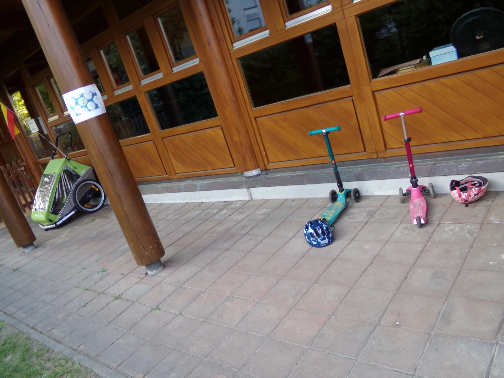 Bild: Fahrrad, Roller & Kinderwagen Abstellfläche