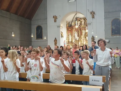 Foto des Albums: Gottesdienst mit Verabschiedung der Viertklasskinder