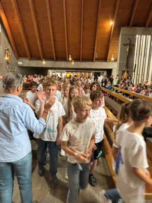 Foto des Albums: Gottesdienst mit Verabschiedung der Viertklasskinder