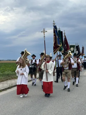 Foto des Albums: 50. Geburtstag und 20-jähriges Priesterjubiläum von Pfarrer Alexander