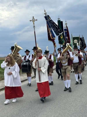 Foto des Albums: 50. Geburtstag und 20-jähriges Priesterjubiläum von Pfarrer Alexander