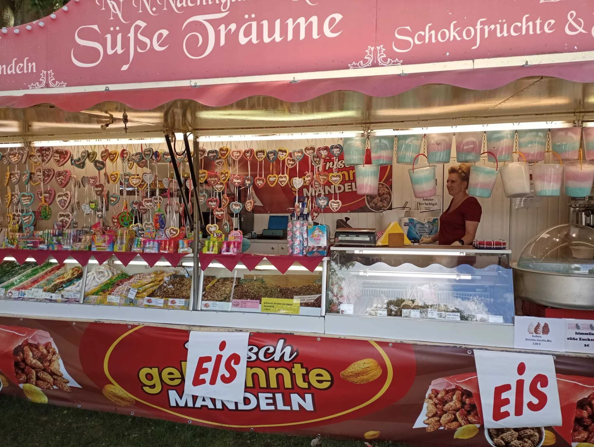 Bild: Fahr und Unterhaltungsgeschäfte