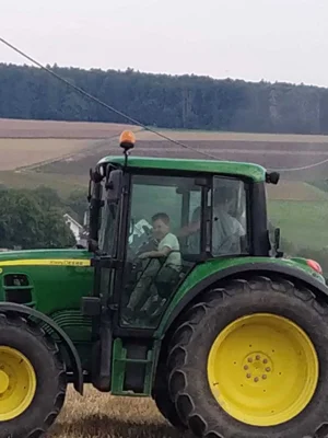 Der "Jungbauer" ist auch an Bord  (Bild vergr&ouml;&szlig;ern)