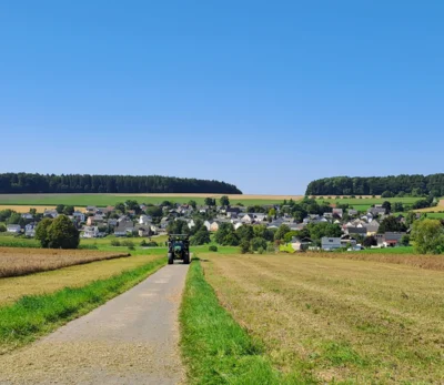 Foto des Albums: Sommerzeit - Getreide-/Strohernte rund um Bettendorf