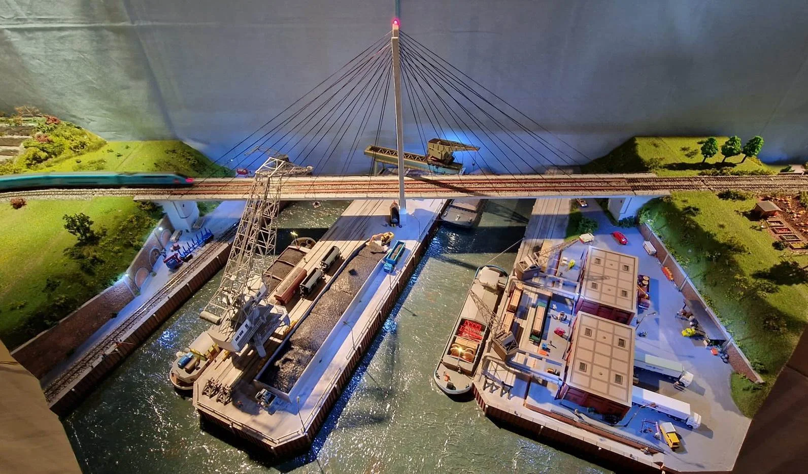 Bild: 001 Übersicht Hafen
