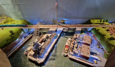 001 &Uuml;bersicht Hafen  (Bild vergr&ouml;&szlig;ern)