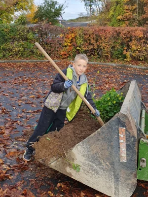 Foto des Albums: Beerensträucher für die Schulhäuser in Hollstadt und Wollbach