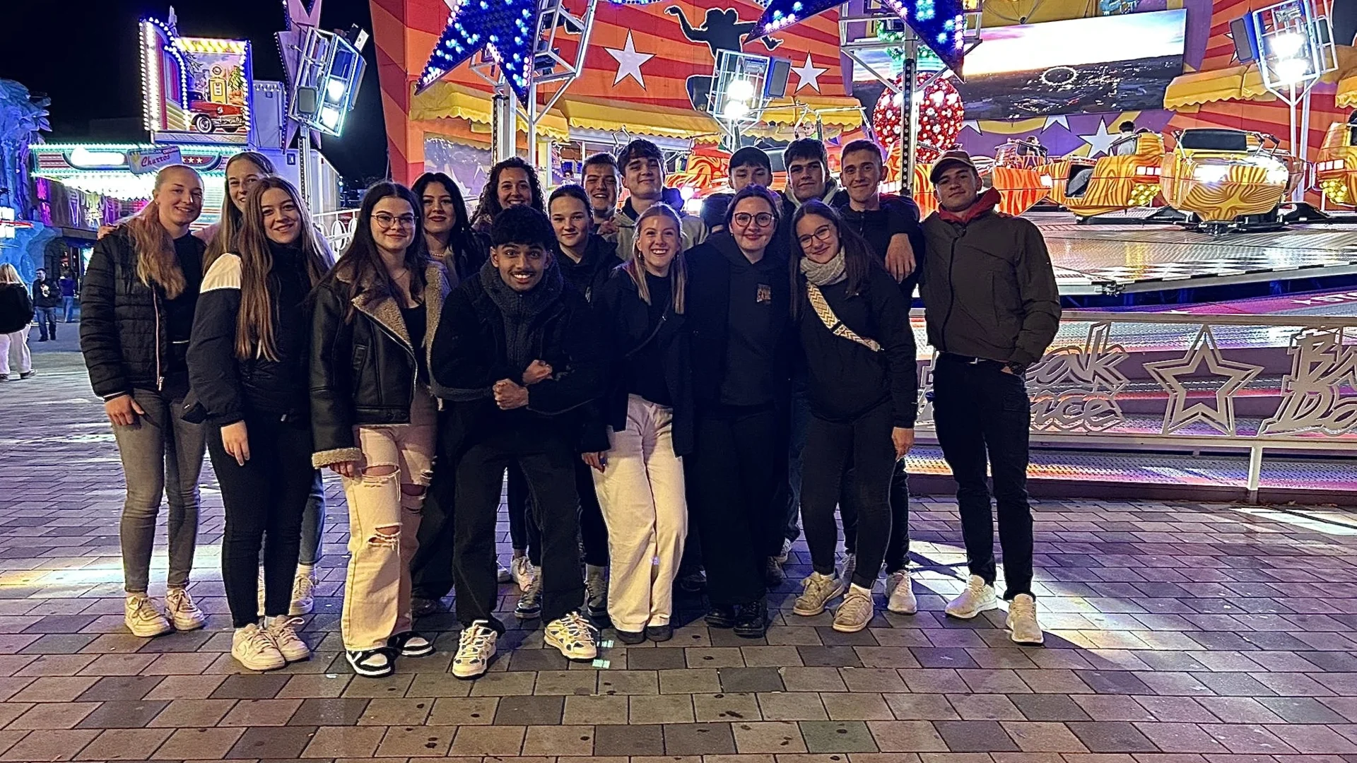 Bild: Schülergruppe auf dem Wiener Prater