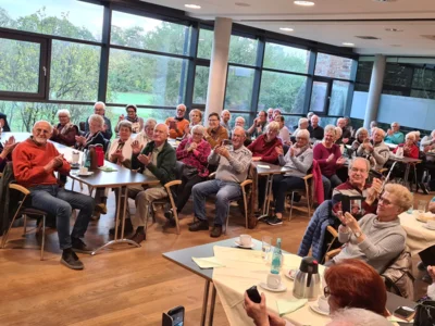 Foto des Albums: Kaffee- und Kuchen-Nachmittag mit wunderbarer Unterhaltung durch 