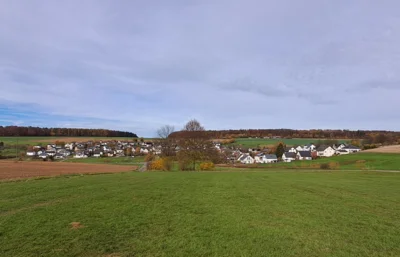Bettendorf Panorama inkl Sonnenhof vom Alten Friedhof aus  (Bild vergr&ouml;&szlig;ern)