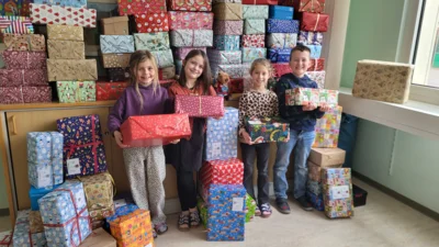 Foto des Albums: Grundschule An der Ill unterstützt den Weihnachtspäckchenkonvoi