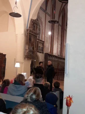 Herr Kr&uuml;ger und Ivonne begr&uuml;&szlig;en 