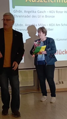 Ehrung der Schatzmeisterin  (Bild vergr&ouml;&szlig;ern)