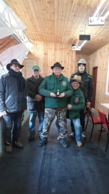 Foto des Albums: Drei Haselnuss Pokal