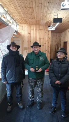 Foto des Albums: Drei Haselnuss Pokal