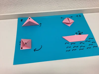 Papierboot falten  (Bild vergr&ouml;&szlig;ern)