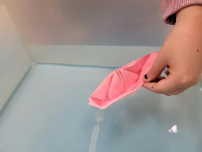 Papierboot  (Bild vergr&ouml;&szlig;ern)