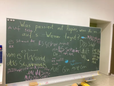 beschriebene Tafel  (Bild vergr&ouml;&szlig;ern)